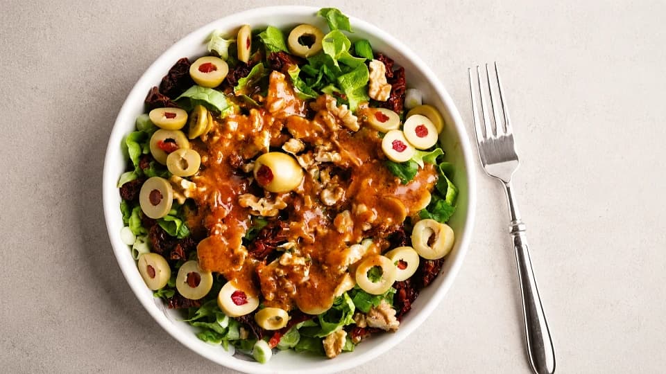 Acukalı Zeytinli Salata
