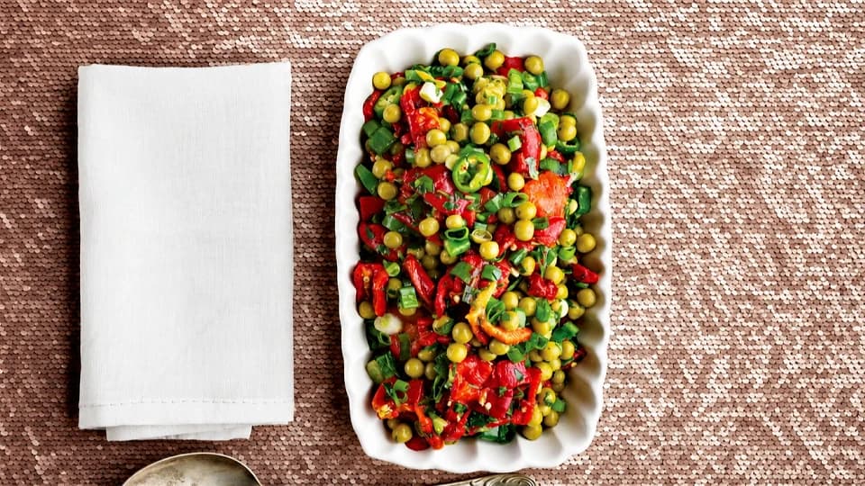 Köz Biberli Bezelye Salatası