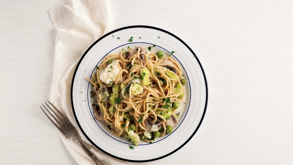 Tek Tencerede Pırasalı Spagetti