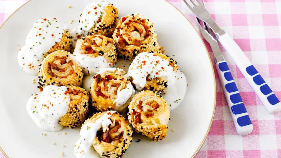 Tavuklu Milföylü Rulo Börek