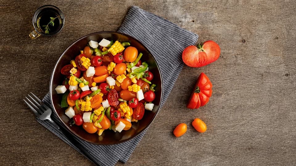 Renkli Domates Salatası