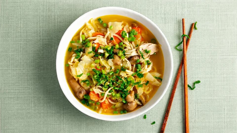 Mantarlı Lahanalı Noodle