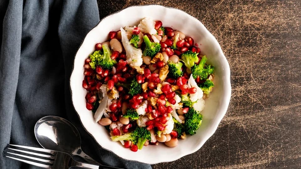 Narlı Brokoli Salatası