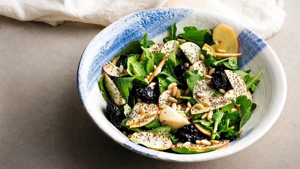 Elmalı Haşhaşlı Salata