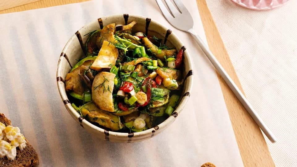 Yeşil Mercimekli Mantar Salatası