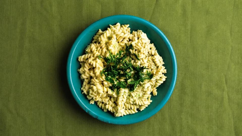 Kuşkonmaz Soslu Makarna