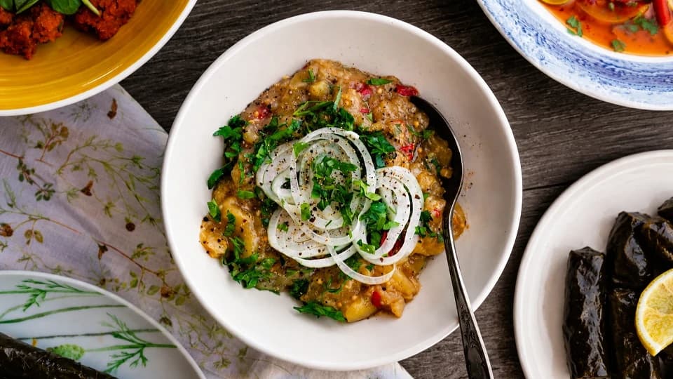 Közlenmiş Patlıcan Salatası