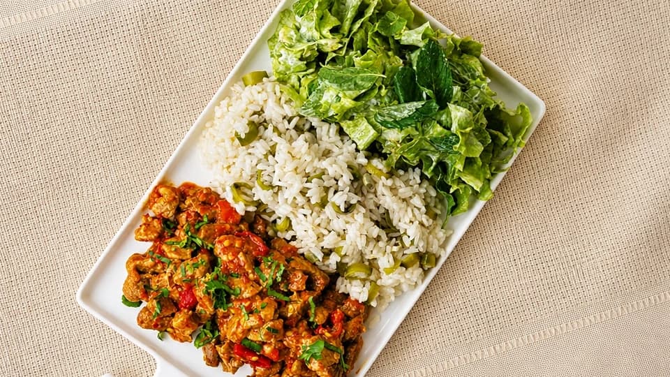 Yoğurtlu Marul Salata