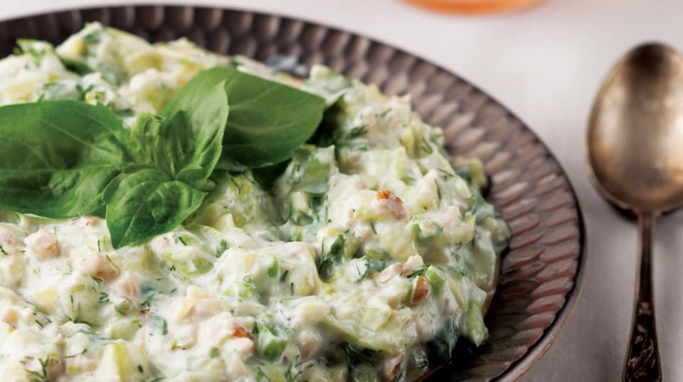 Fesleğenli Diyet Kabak Salatası