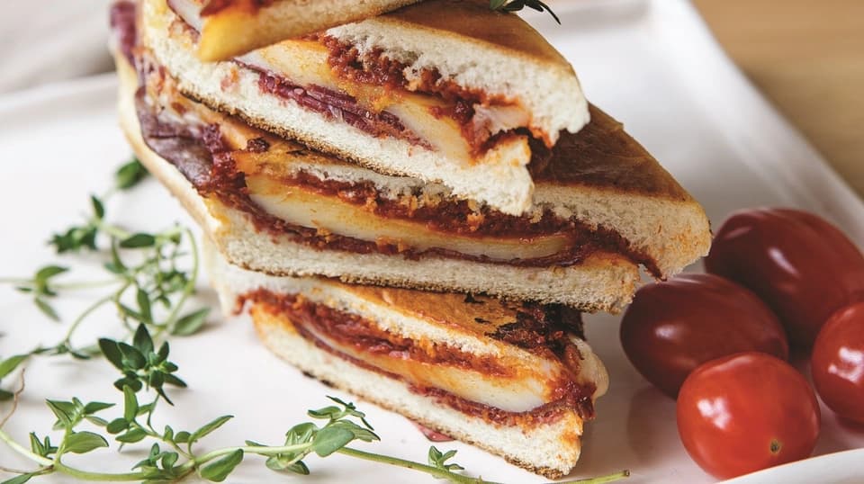 Pastırmalı Kekikli Tost