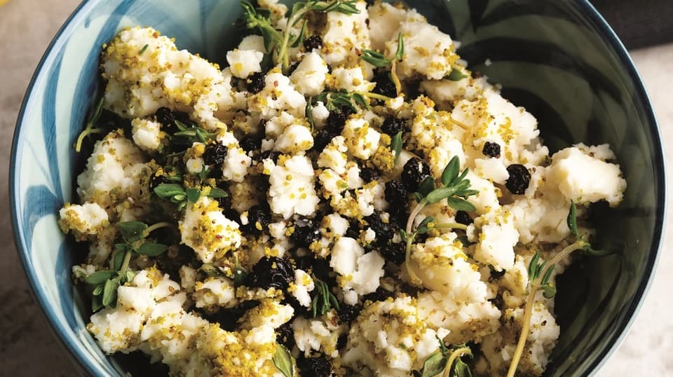 Fıstıklı Peynir Salatası