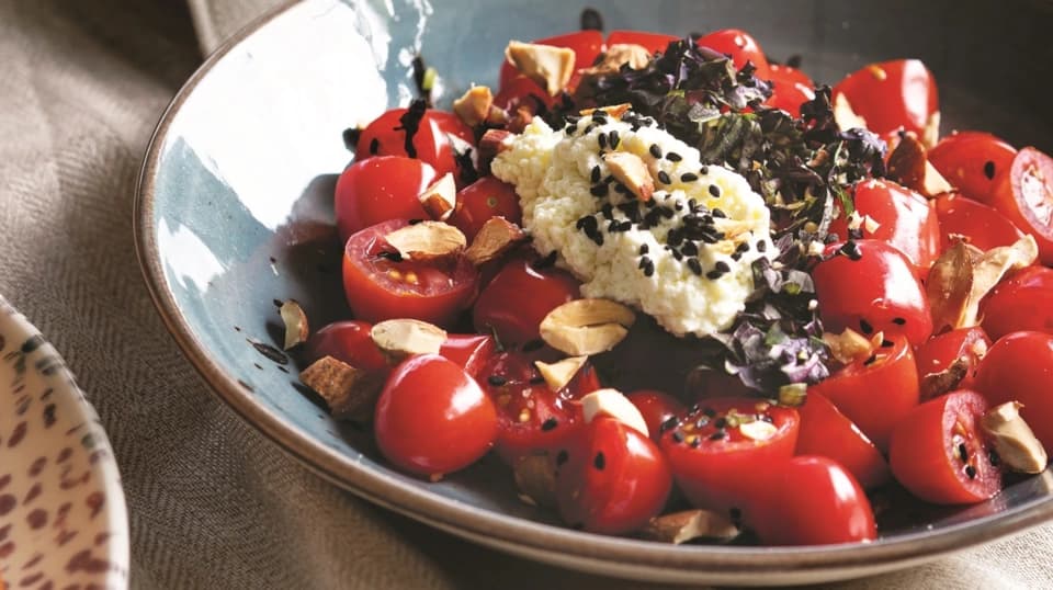Labneli Domates Salatası