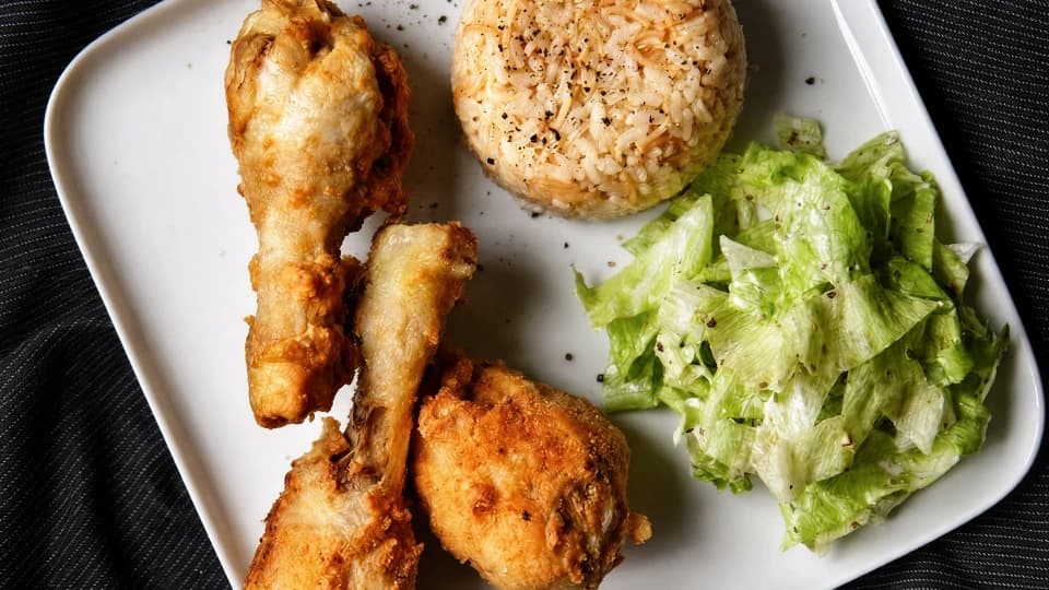 Tek Tabakta Mis Gibi Lezzetler: Unla Kızarmış Tavuk But